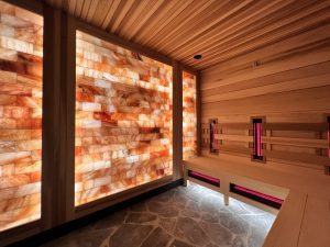 sauna infrared ze ścianą solną