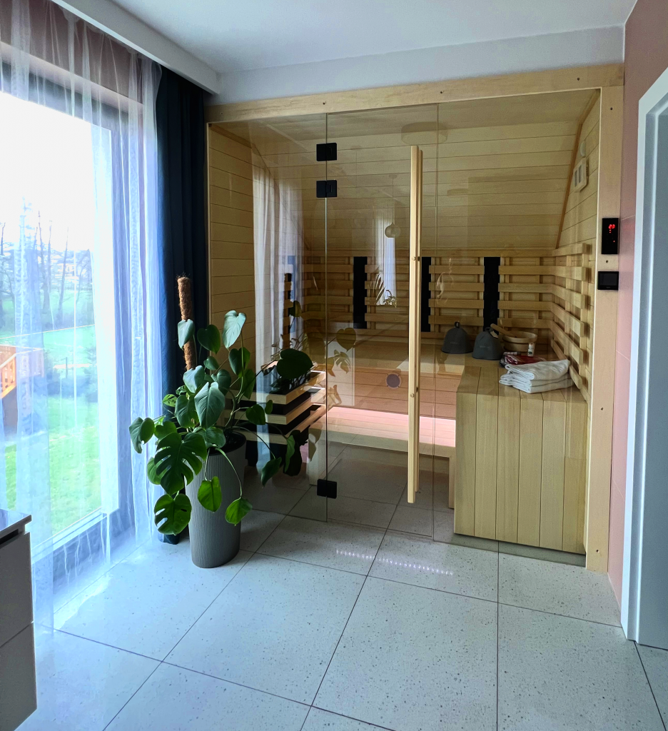 sauna do aromaterapii z piecem combi