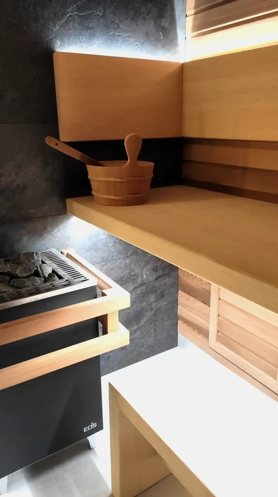 sauna sucha cedrowa z piecem stojącym